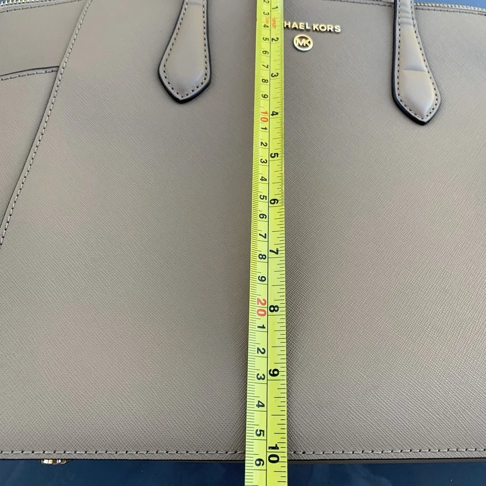 Michael Kors Marilyn Medium Top-Zip Leather Tote Beige One Size‎
